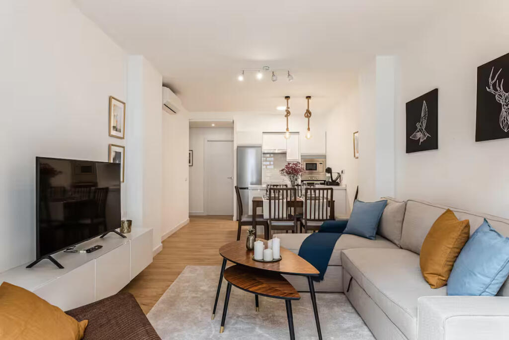 Apartament Ne Shitje 3+1+2 Ne Kinostudio (ID B130100) Tirane.