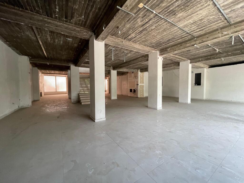 🏢 Locale 1000 m² in Affitto – Esclusivo, Comune di Parigi ✨