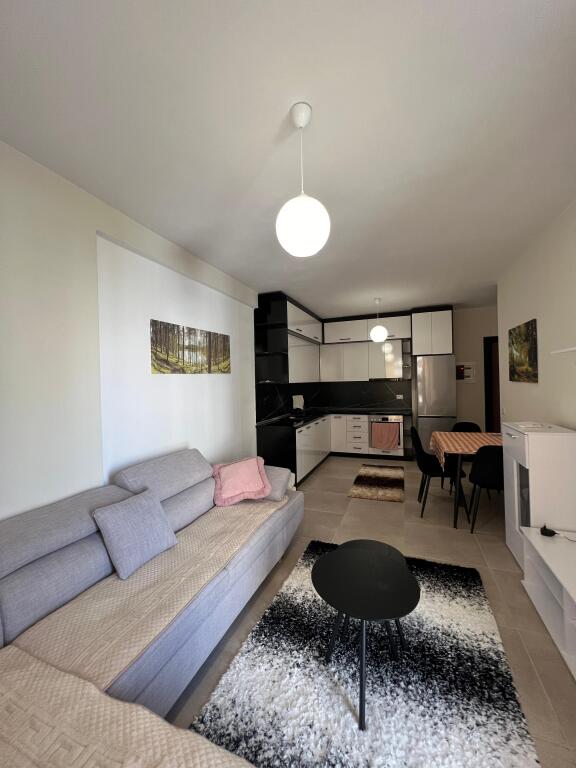 Apartament 2+1 per qera univers city
