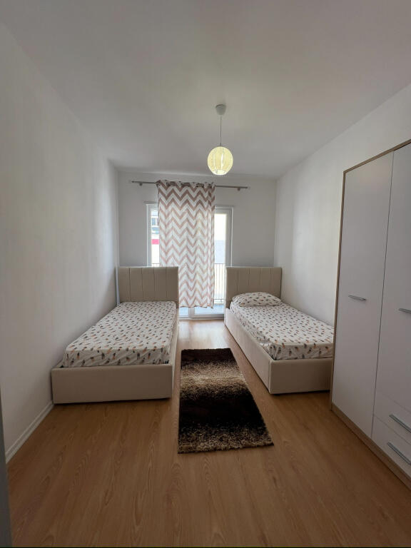 Apartament 2+1 per qera univers city