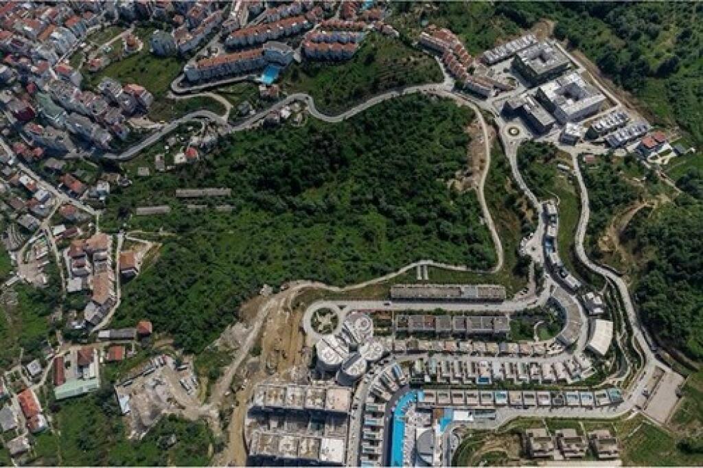 SHITET, VILE MODERNE ME PISHINE, KODRA E DIELLIT, TIRANE. ID:  530191054-1380