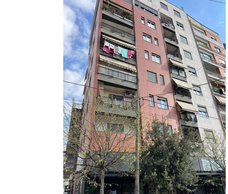 Apartament 1+1 me qira pranë Gjimnazit “Partizani” – 525 €/muaj