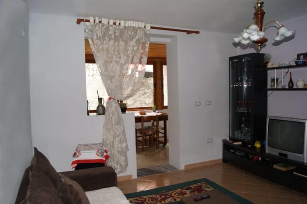 SHITET APARTAMENT 2+1 MEDRESE 130.000 EURO