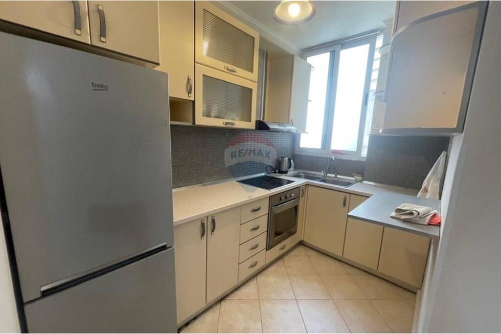 Apartament 2+1 me Qira Rruga Kavajes !