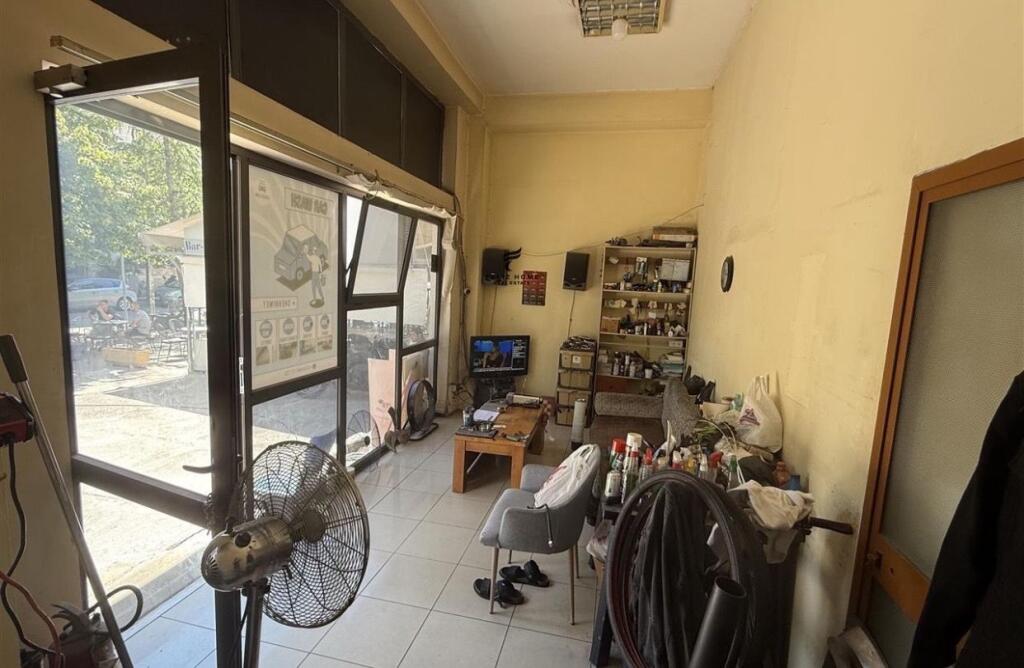BUSINESS PREMISES FOR RENT 300M2 DELIJORGJ 1,300 EURO