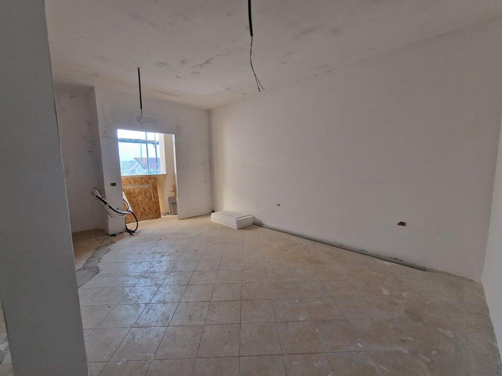 EDIFICIO MULTIFUNZIONALE DI 5 PIANI IN AFFITTO – SAUK, TIRANA
