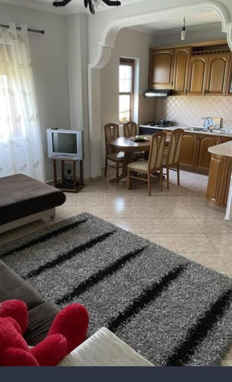 Appartamento 2+1+1 con Balcone in Affitto
