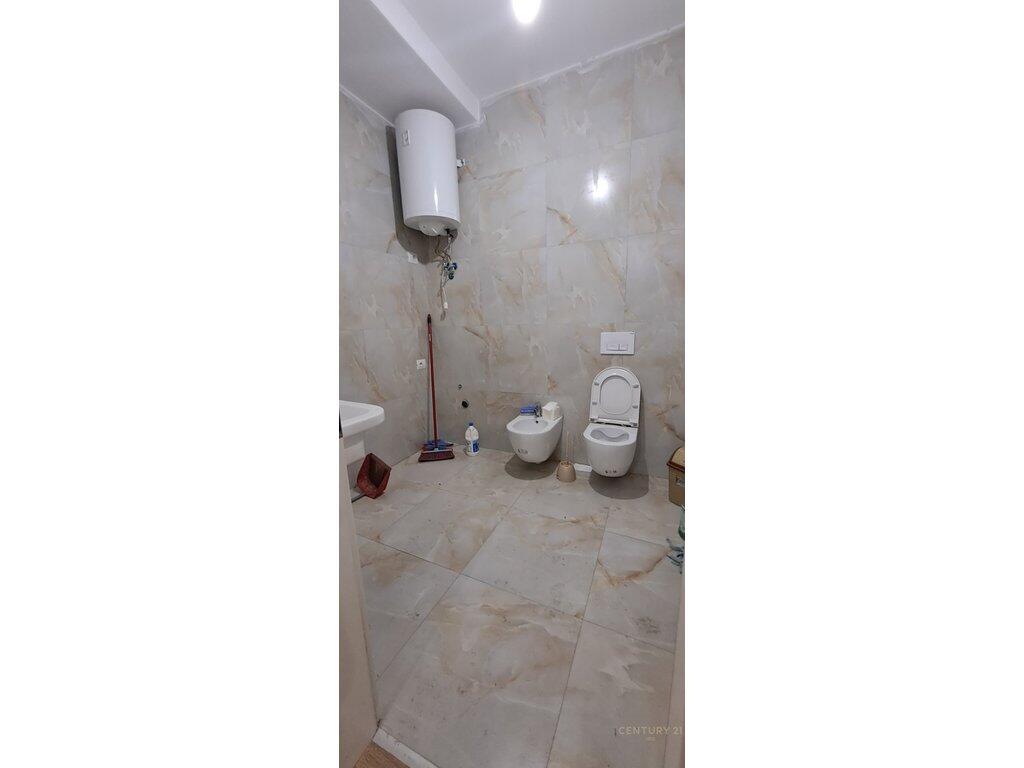 AFFITTIAMO APPARTAMENTO PER UFFICI IN VIA JORDAN MISJA