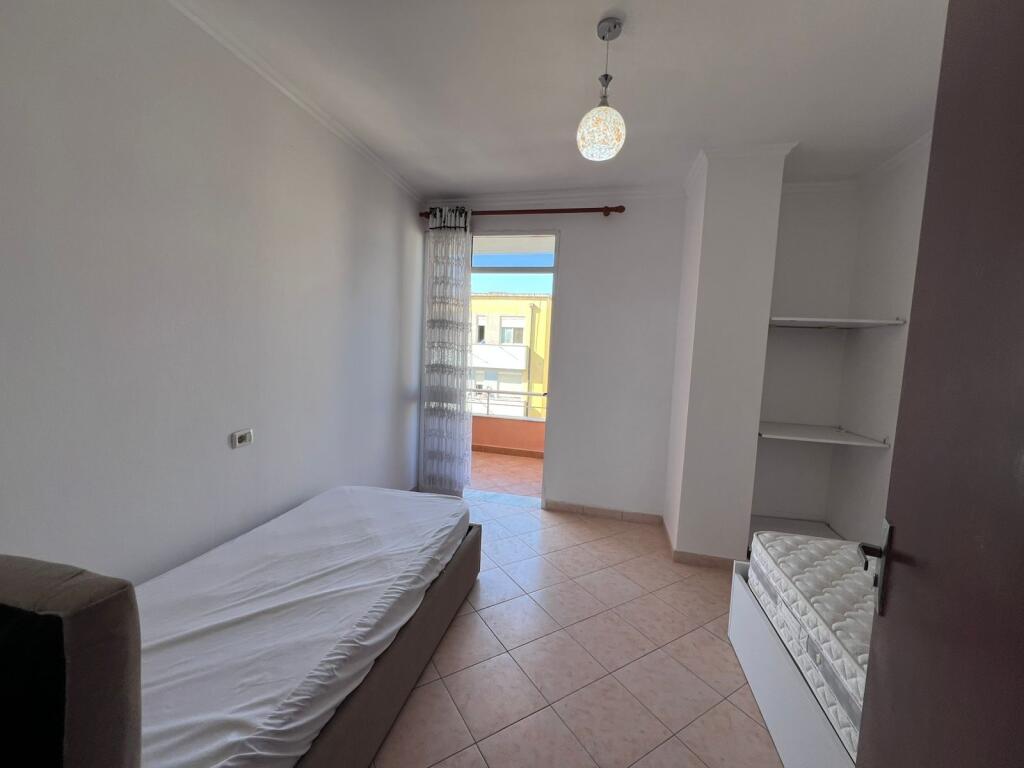 Shitet Apartament 2+1+1+Ballkon Vila L Astir