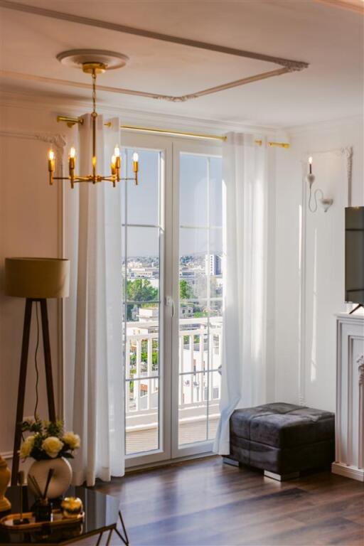 Luxury 1+1 apartment with balcony. Astir, near the villas L