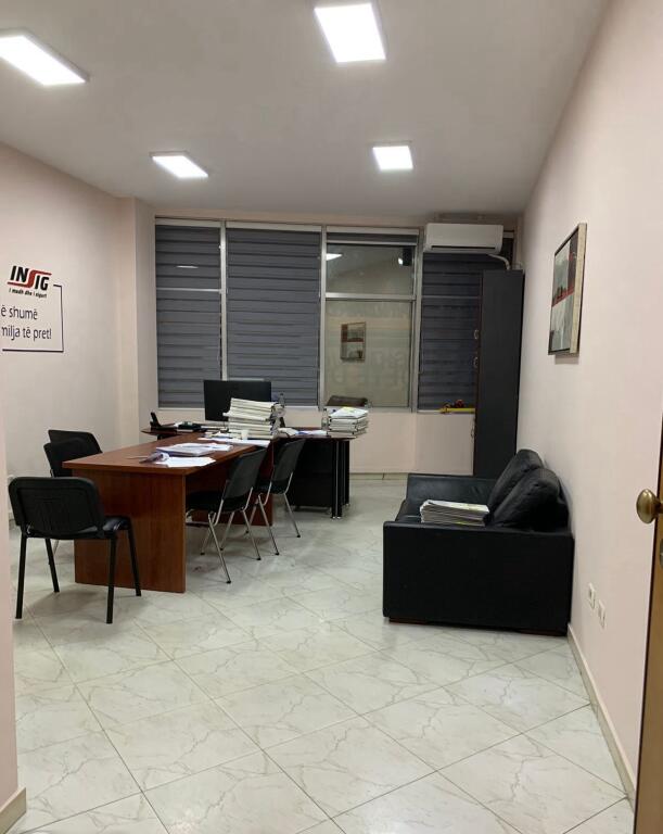 OFFICE FOR RENT 39 M2 ELBASANI STREET 500 EURO