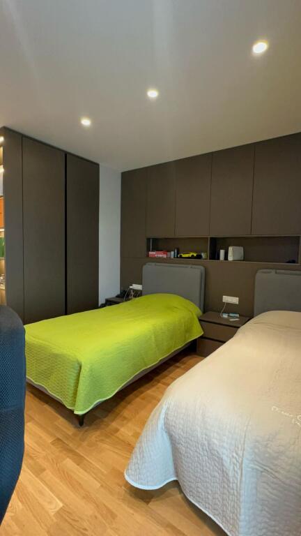 🏢 Attico Moderno 2+1+2 in Affitto – Vista Lago Via Kosovareve