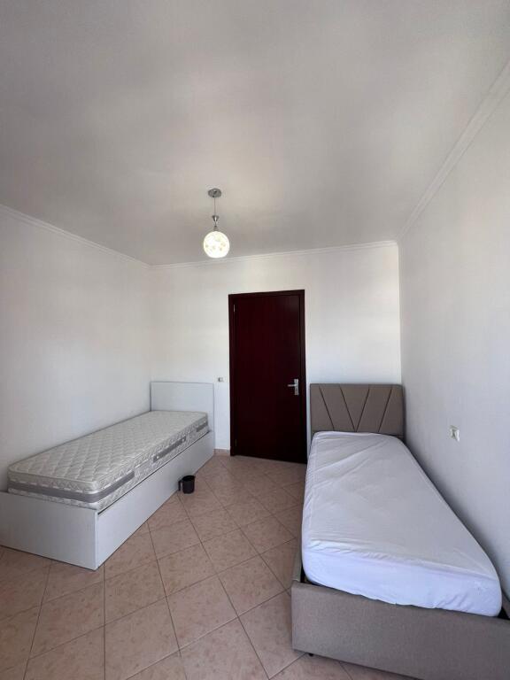 Shitet Apartament 2+1+1+Ballkon Vila L Astir