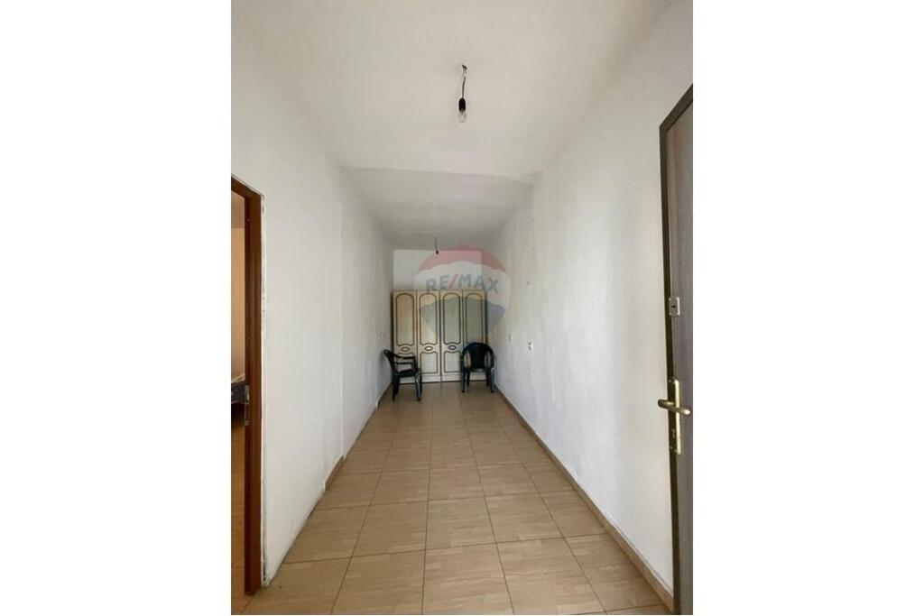 CASA PRIVATA IN AFFITTO PER ATTIVITÀ COMMERCIALE, STRADA DI ELBASAN!
