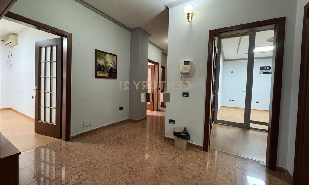 Locale in affitto per ufficio.