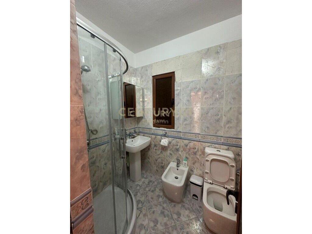 Apartment 2+1+2+garage For Rent at the Fruit and Vegetable Market, Durrës - 450€ | 138 m²