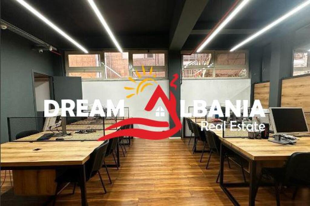 Locale ufficio in affitto in via “Kongresi i Lushnjes”, vicino a “21 Dhjetorit” (ID 42611030)

