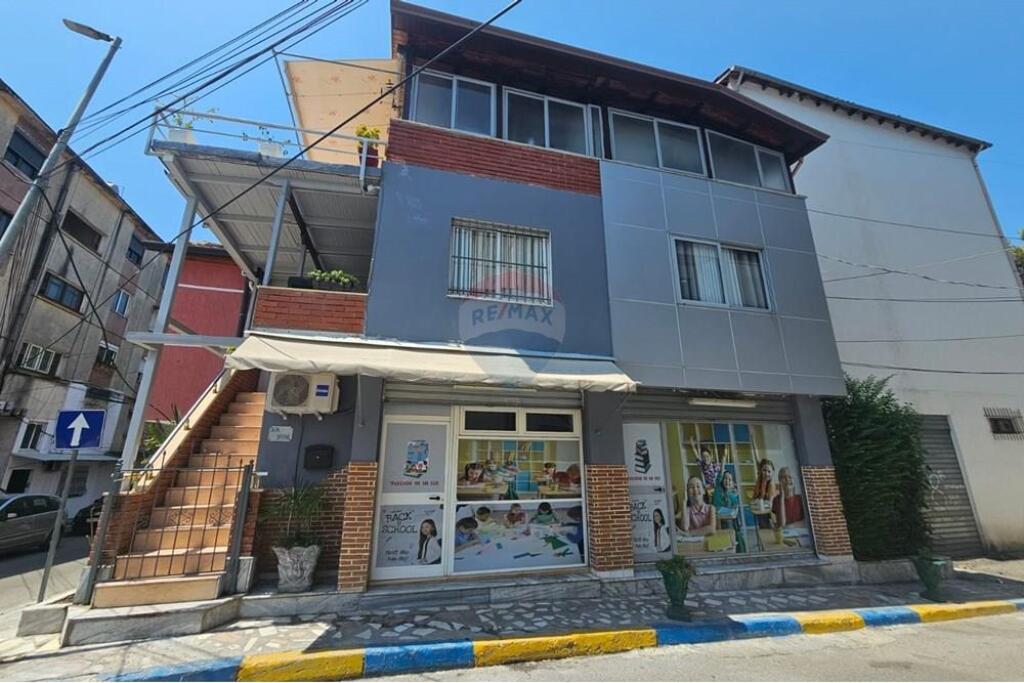 Shitet Vila 3-katëshe në Porcelan, ID: 530571001-86