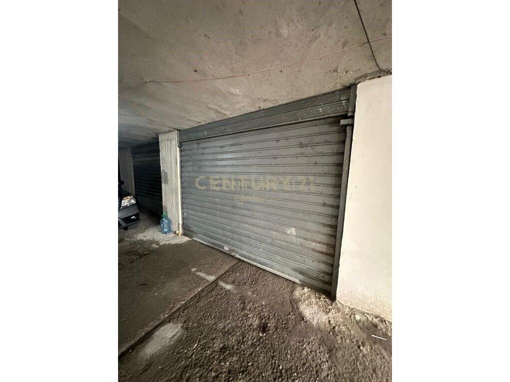 Apartment 2+1+2+garage For Rent at the Fruit and Vegetable Market, Durrës - 450€ | 138 m²