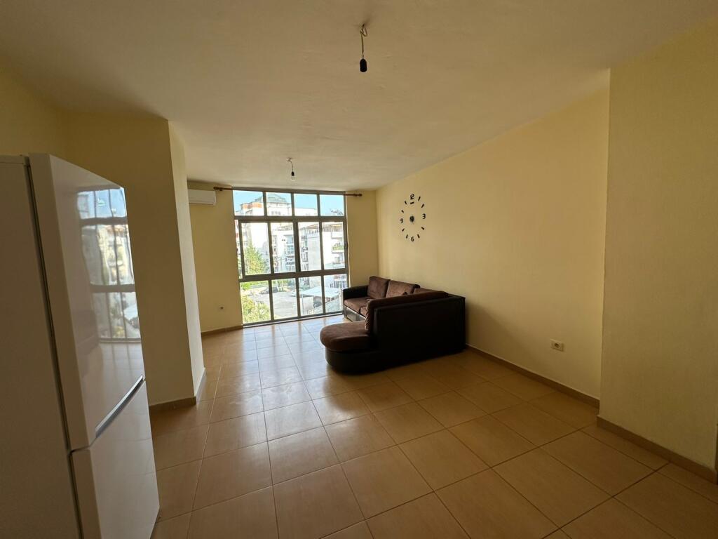 SHITET APARTAMENT NE ZONEN E FRESKUT