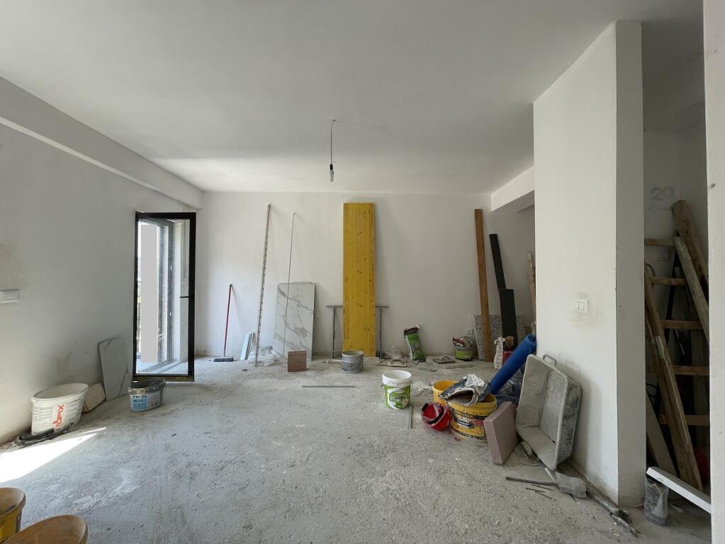 SHITET Apartament 1+1+verandë në Rezidencën "Kodra e Diellit"