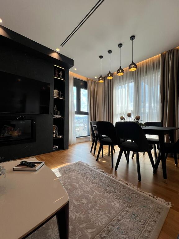 🏢 Attico Moderno 2+1+2 in Affitto – Vista Lago Via Kosovareve