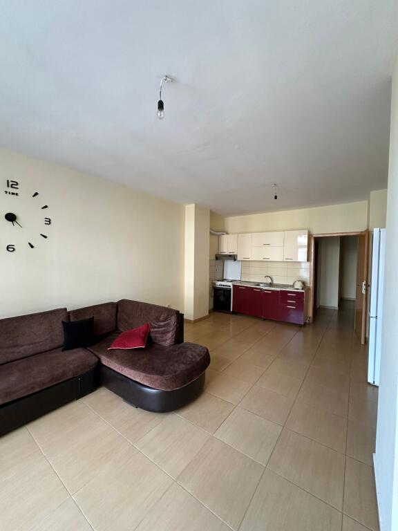 SHITET APARTAMENT NE ZONEN E FRESKUT