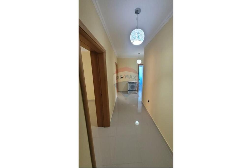 Apartament 2+1 me qira pas Maternitetit !