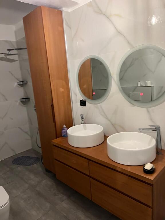 Jepet me qira apartament 1+1 Rruga e Dibres