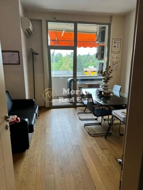 Affitto, Locale Commerciale, Grada  , 2000 euro/mese