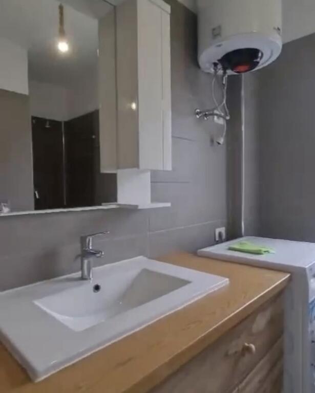 Fresk Jepet Apartament 1+1 Me Qera