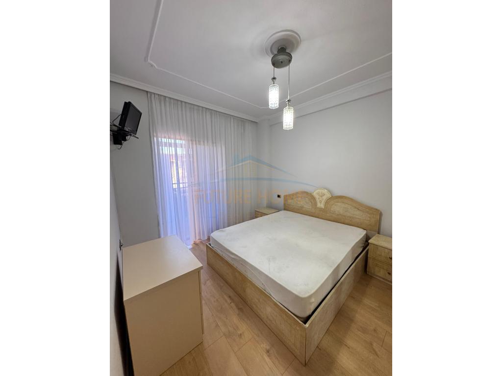 Shitet Apartament 1+1, Rruga Bardhyl