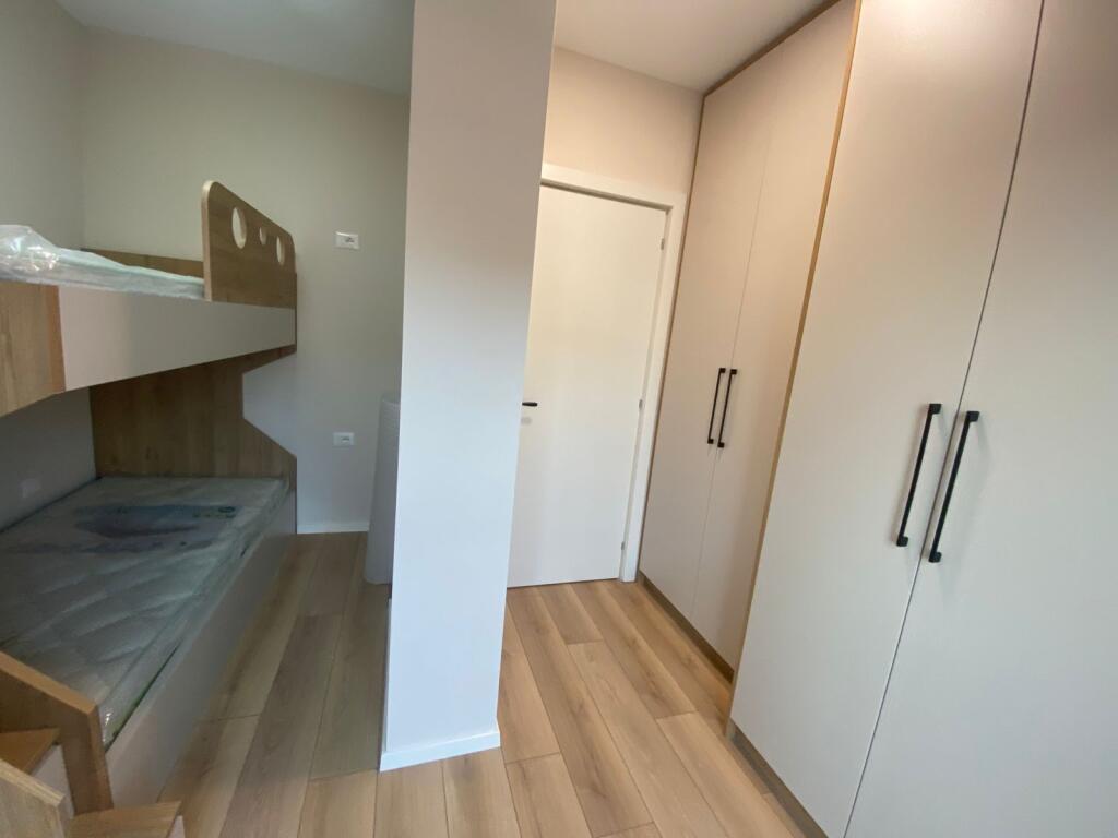 Shitet Apartament