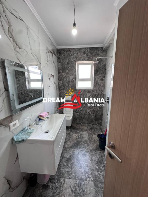 Apartament 2+1 i mobiluar ne shitje ne rrugen Bardhyl ne Tirane (ID EV)