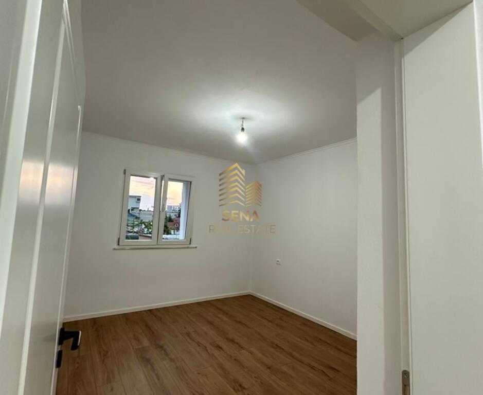 In vendita, Appartamento 1+1, Viale Zogu I, 153.000 Euro