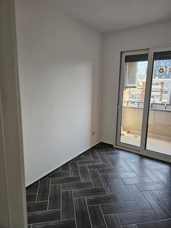 Appartamento/ufficio 2+1 in affitto a Myslym Shyr