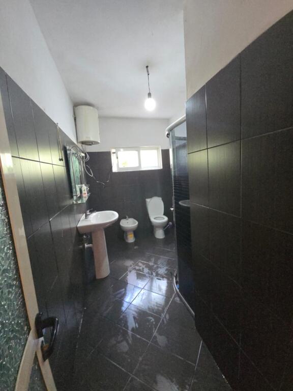 🏡 Shitet Shtëpi + Dyqan në Sallmone, Durrës