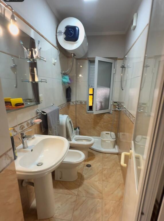 Apartament ne shitje 21 dhjetori