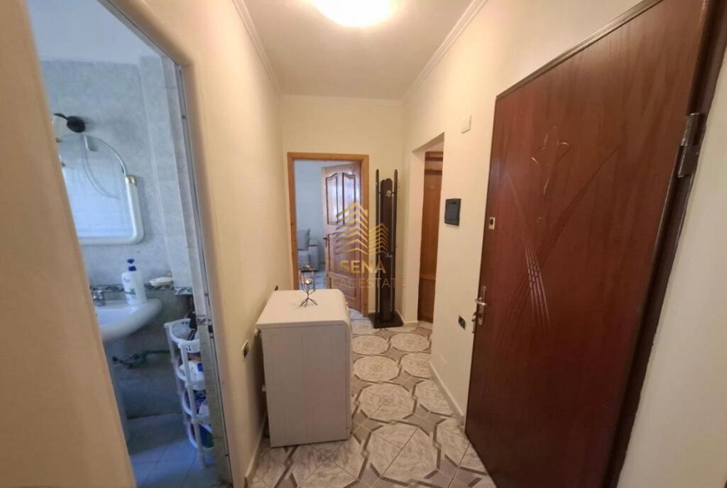 Qira, Apartament 1+1,Kinostudio, 350 Euro/Muaj