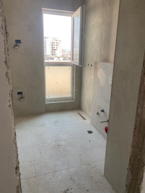 Shitet Apartament 1+1 me Verande, Rruga Dritan Hoxha