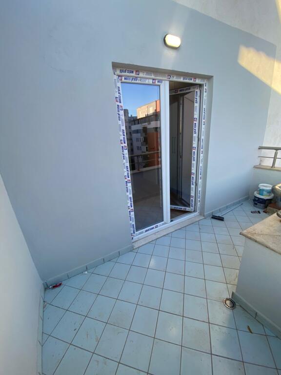 Shitet Apartament