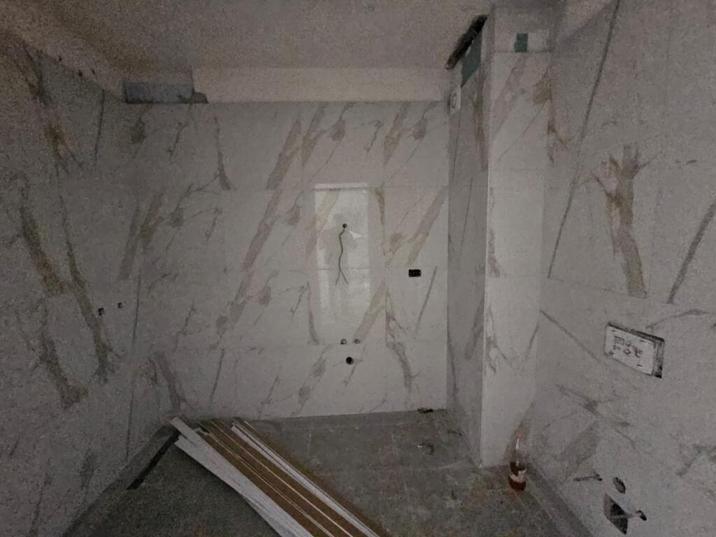 Vendesi appartamento 2+1 presso il Complesso Turdiu, ex Campo di Aviazione - Tirana  (NON SI OFFRE CON CREDITO)
