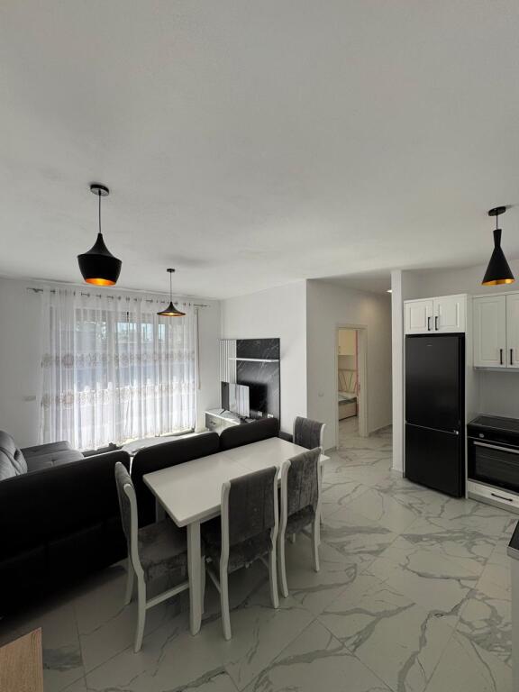 Jepet Me Qera Apartament 2+1+2 Tualete + 1 Ballkon