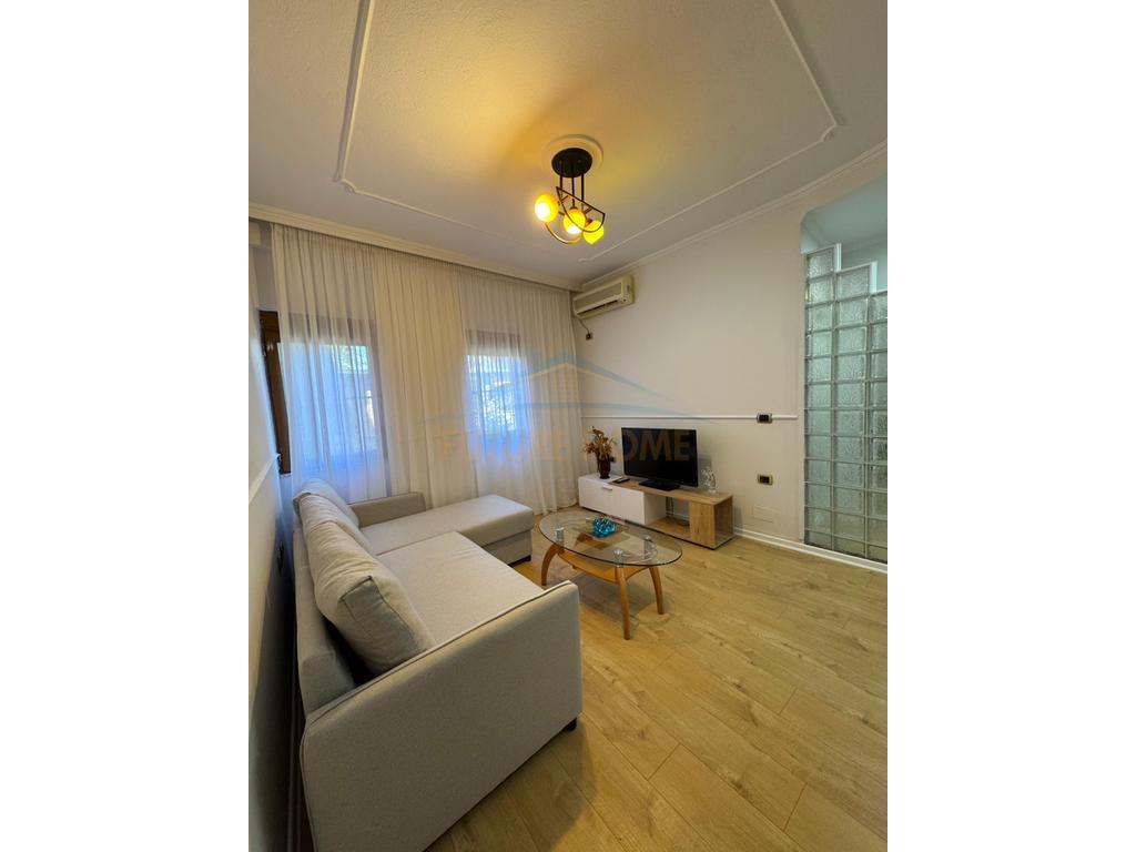 Shitet Apartament 1+1, Rruga Bardhyl