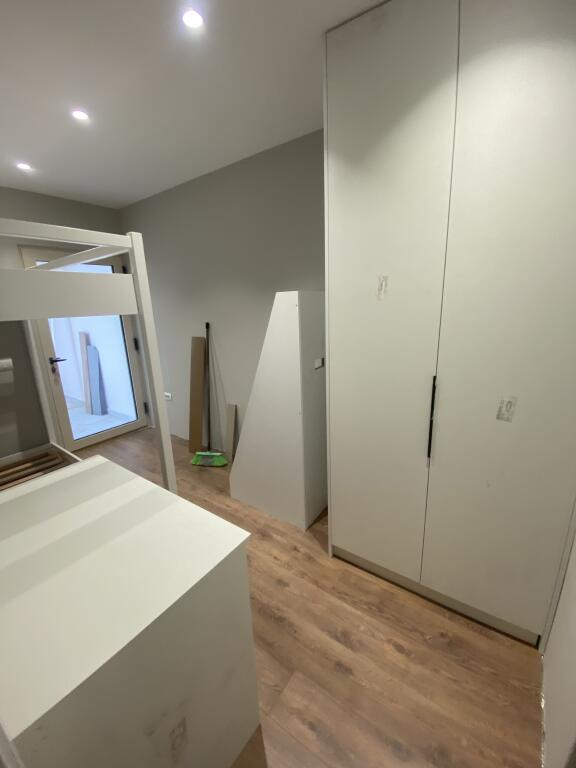 2+1,con veranda,arredato per la prima volta,lago secco,700 euro