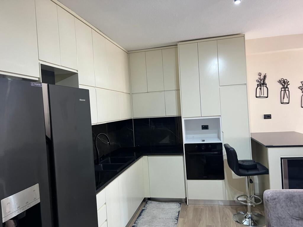 Jepet me qira apartament 1+1 Rruga e Dibres