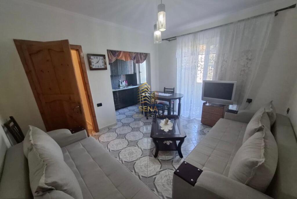 Qira, Apartament 1+1,Kinostudio, 350 Euro/Muaj