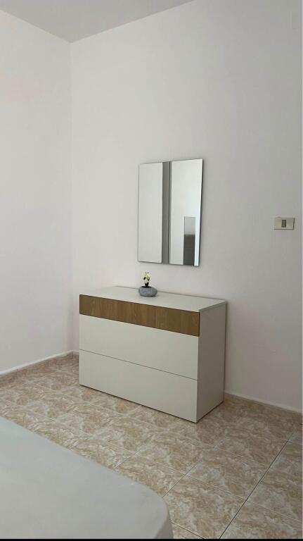Jepet me qira apartament 1+1 Zogu i Zi`
