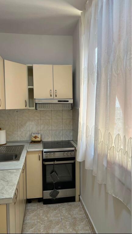 Jepet me qira apartament 1+1 Zogu i Zi`