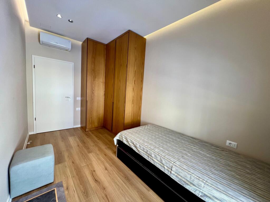 Jepet me qira, Apartament 2+1+2 Tualete ”Ali Demi”- Tiranë.